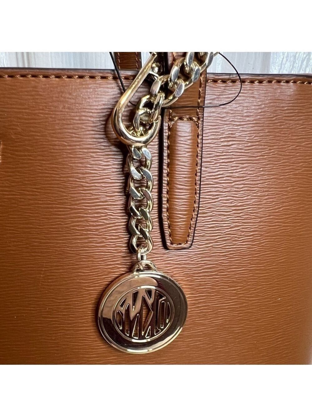 DKNY BRYANT MEDIUM TOTE - Picture 15 of 15